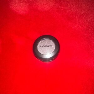 MAC Cosmetics Eyeshadow in Shimmering Pearled Earth